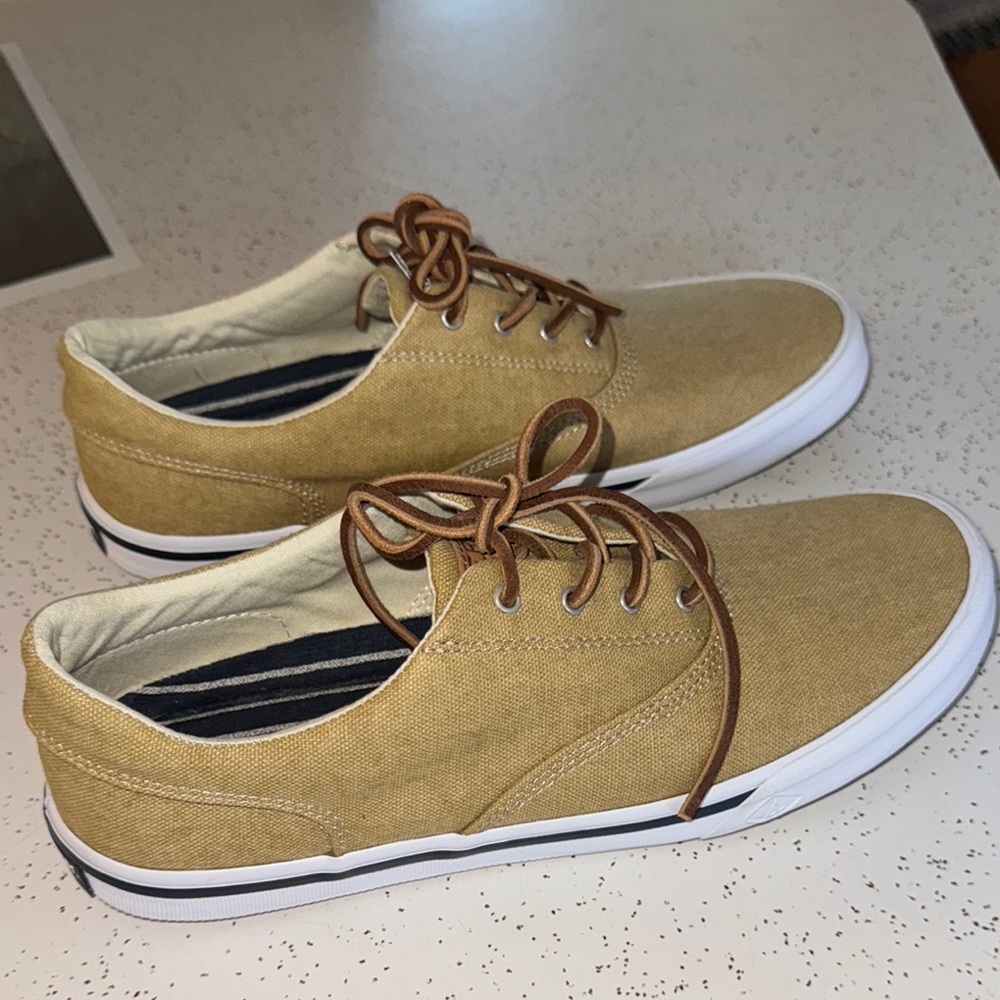 Sperry Tan Sneakers with Suede Upper and Rubber Sole